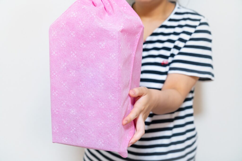 贈呈と謹呈の違い _ 送呈と贈呈の違い – QDWJAE